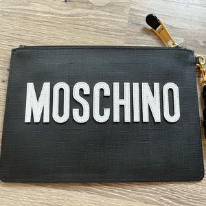 Moschino bear clutch